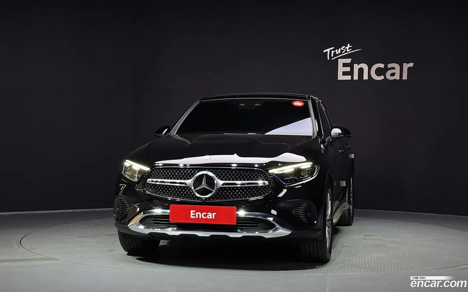 Mercedes-Benz GLC-Class GLC300 4MATIC 2025 — thumbnail 3