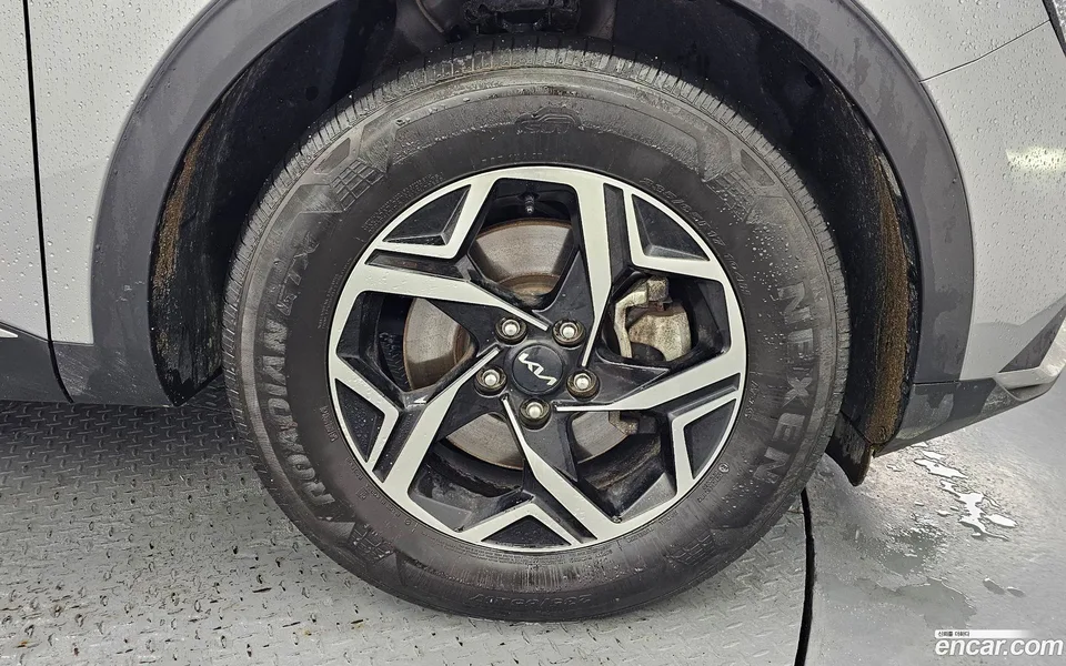 Kia Sportage 2.0 2WD 2023 — thumbnail 2