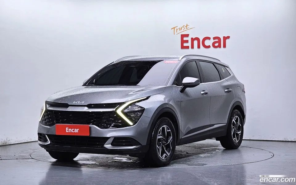 Kia Sportage 2.0 2WD 2023 — photo 1, buy with delivery to Moscow