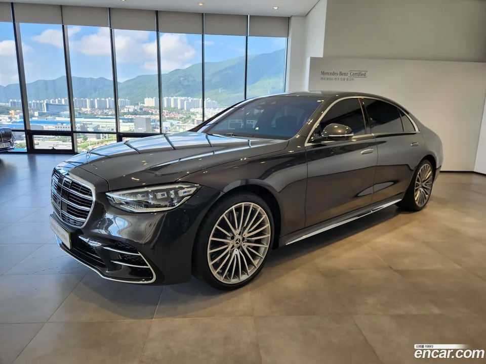 Mercedes-Benz S-Class 2025