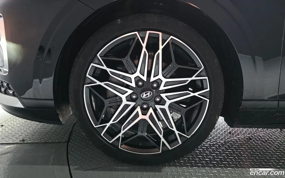 Hyundai Grandeur 2.5 2WD 2023 — thumbnail 2