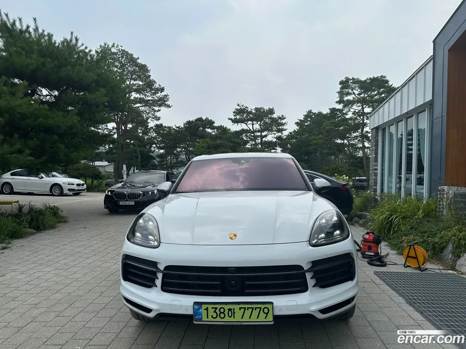 Porsche Cayenne 3.0 2023 — thumbnail 3