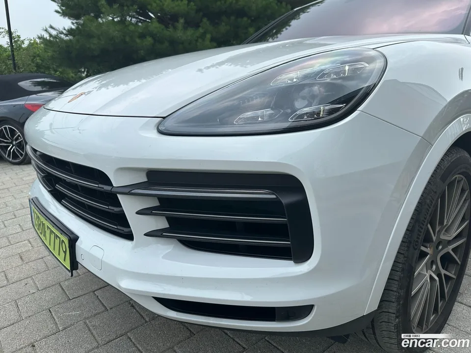 Porsche Cayenne 3.0 2023 — photo 1, buy with delivery to Moscow