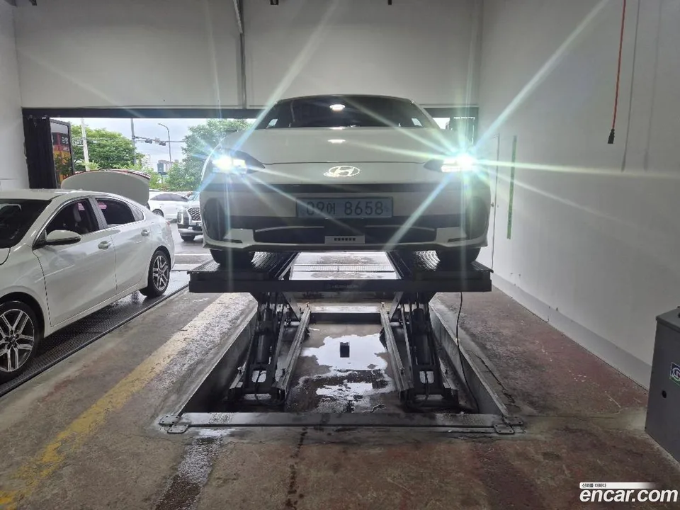 Hyundai Ioniq 6 AWD 2022 — photo 1, buy with delivery to Moscow