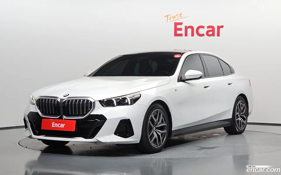 BMW 5 Series 520i M 2025 — photo 1, buy with delivery to Moscow