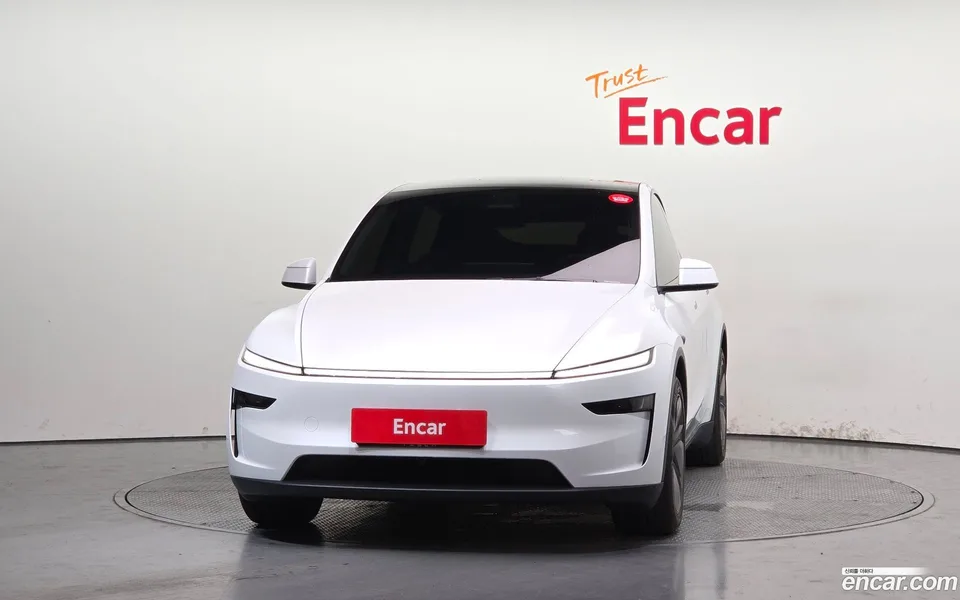 Tesla Model Y RWD 2025 — thumbnail 3