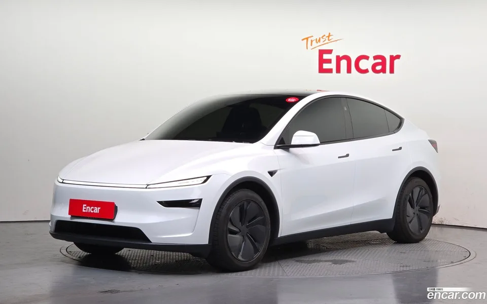 Tesla Model Y RWD 2025 — photo 1, buy with delivery to Moscow