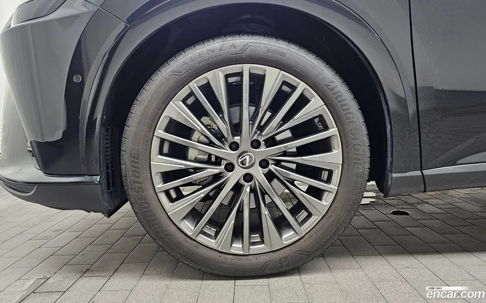Lexus RX 350h 2023 — thumbnail 2