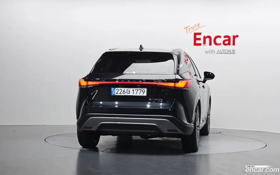 Lexus RX 350h 2023 — thumbnail 4