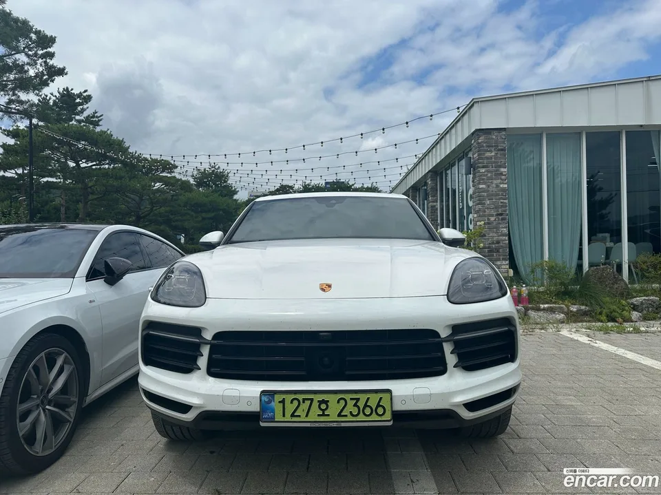 Porsche Cayenne 3.0 2023 — thumbnail 3
