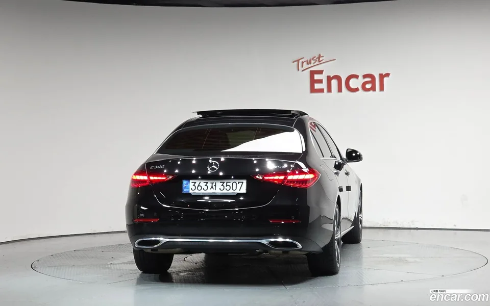 Mercedes-Benz C-Class C300 4MATIC 2023 — thumbnail 4