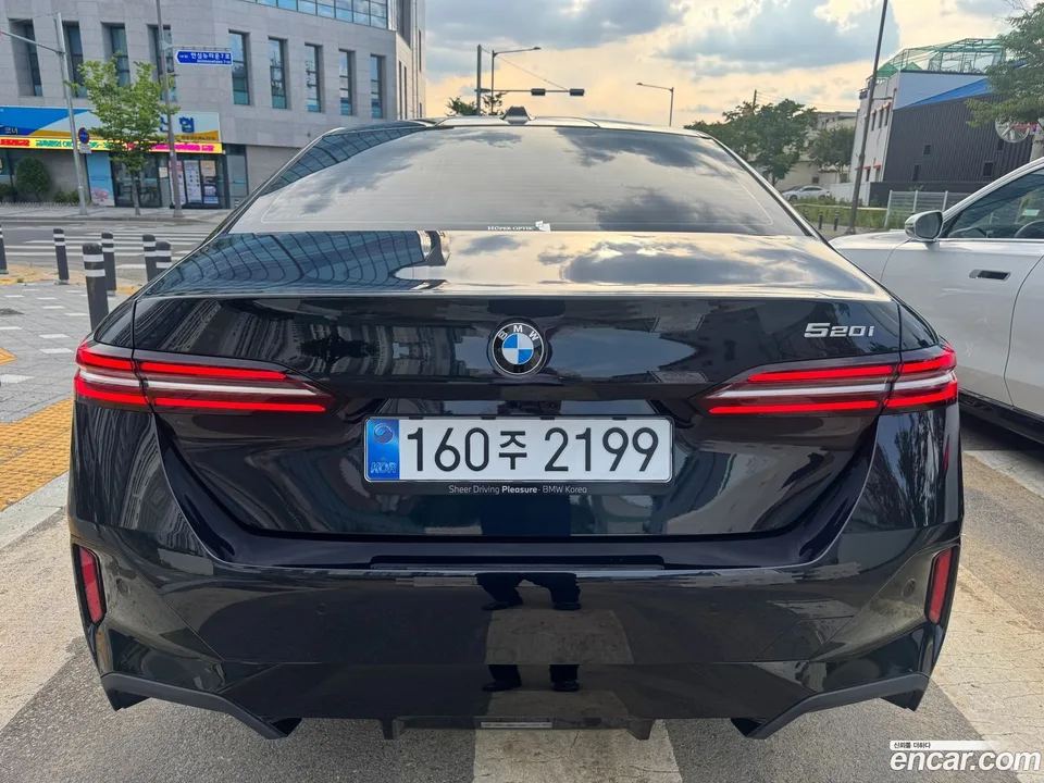 BMW 5 Series 520i M 2026 — thumbnail 4