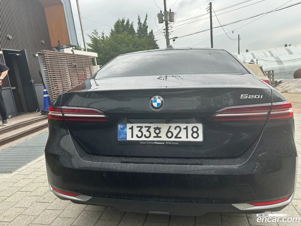 BMW 5 Series 520i 2025 — миниатюра 4