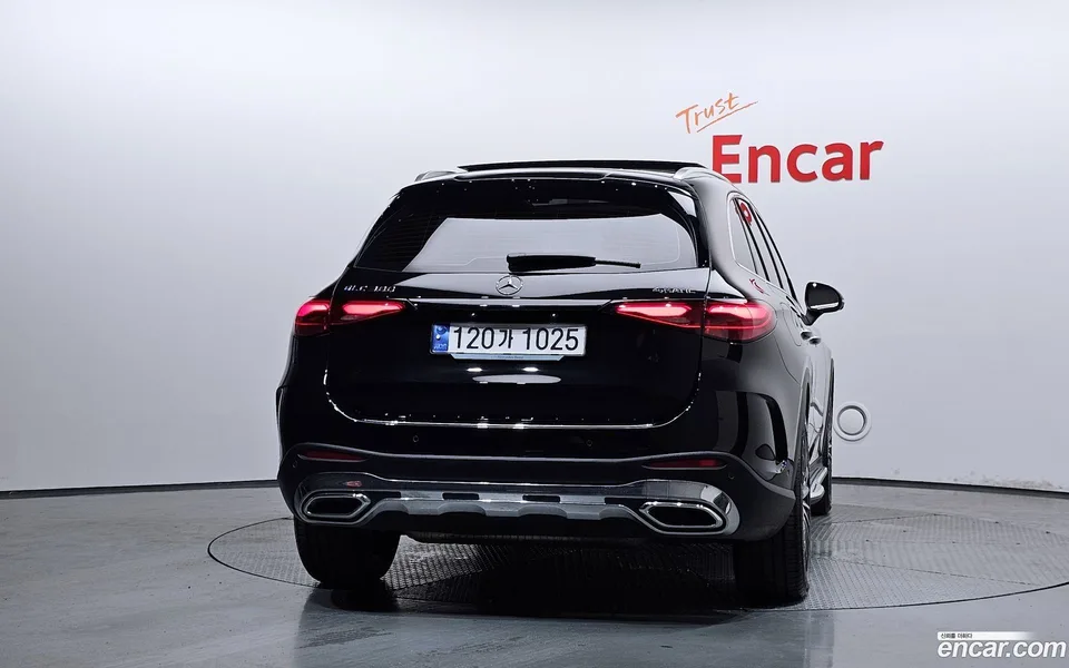 Mercedes-Benz GLC-Class GLC300 4MATIC AMG Line 2023 — thumbnail 4