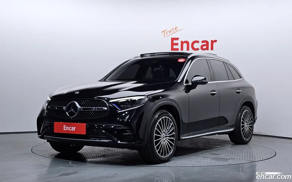 Mercedes-Benz GLC-Class GLC300 4MATIC AMG Line 2023 — photo 1, buy with delivery to Moscow