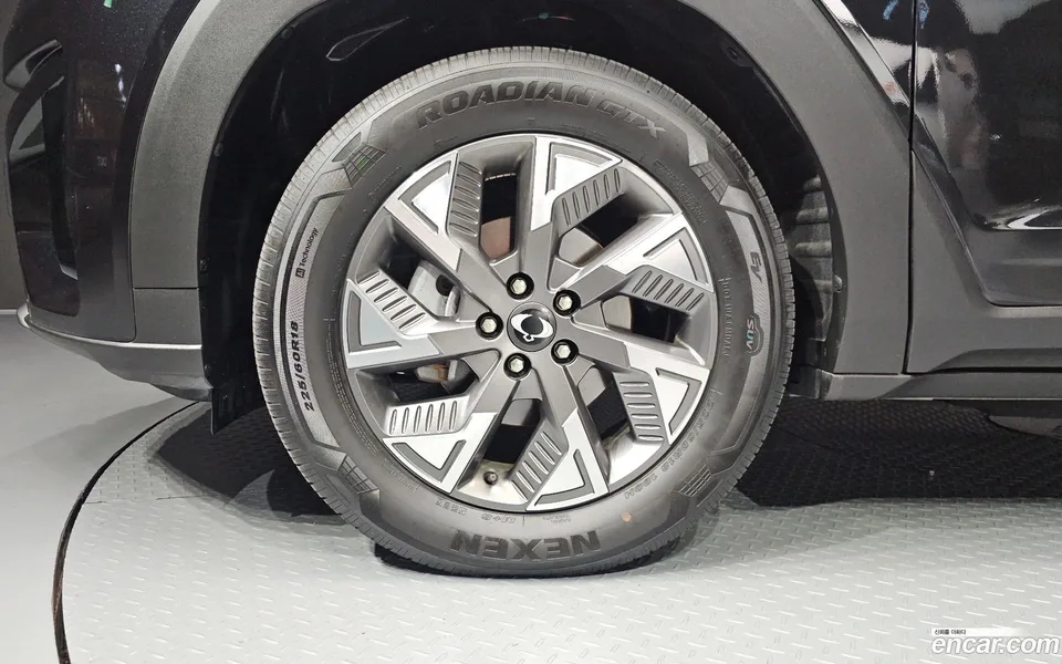 KG Mobility Torres EVX E7 2024 — thumbnail 5
