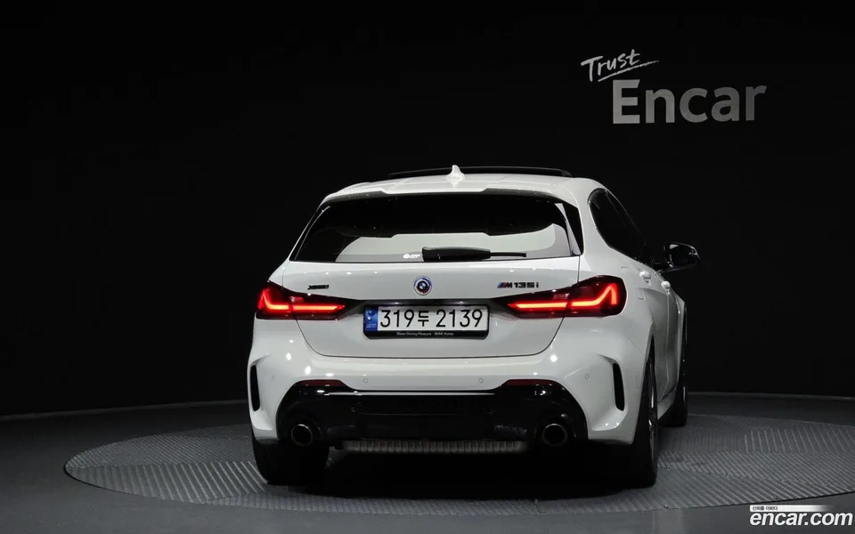 BMW 1 Series M135i xDrive 2023 — thumbnail 4
