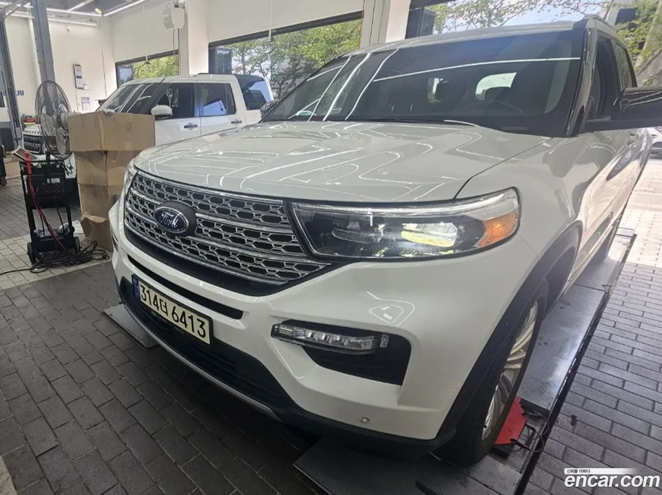 Ford Explorer 2.3 4WD 2023 — thumbnail 3