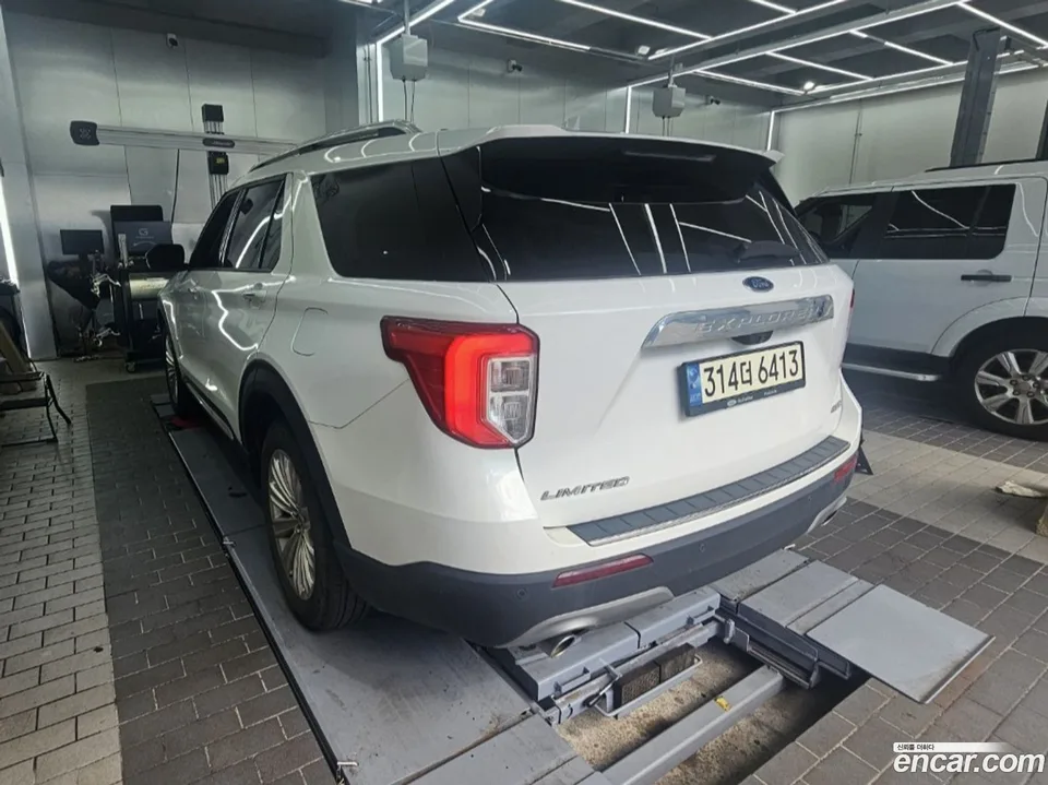 Ford Explorer 2.3 4WD 2023 — thumbnail 5