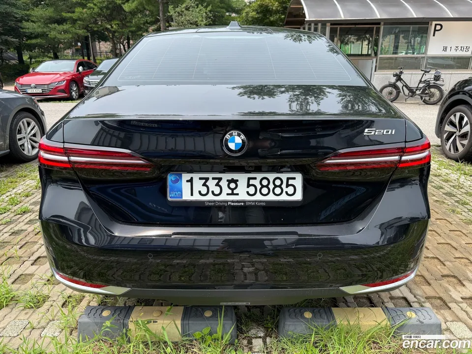 BMW 5 Series 520i 2025 — миниатюра 4