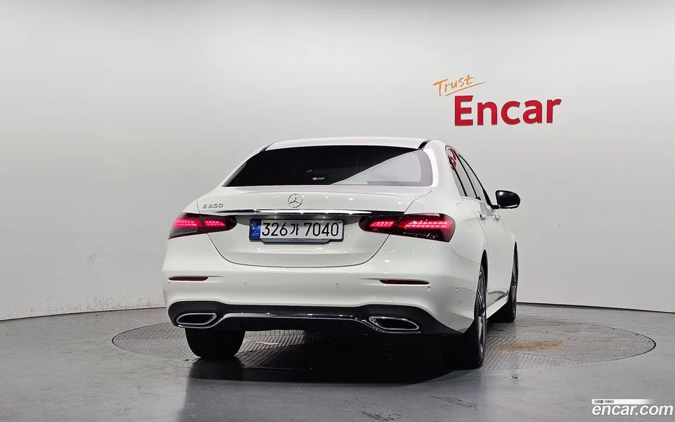 Mercedes-Benz E-Class E250 AMG Line 2023 — thumbnail 4