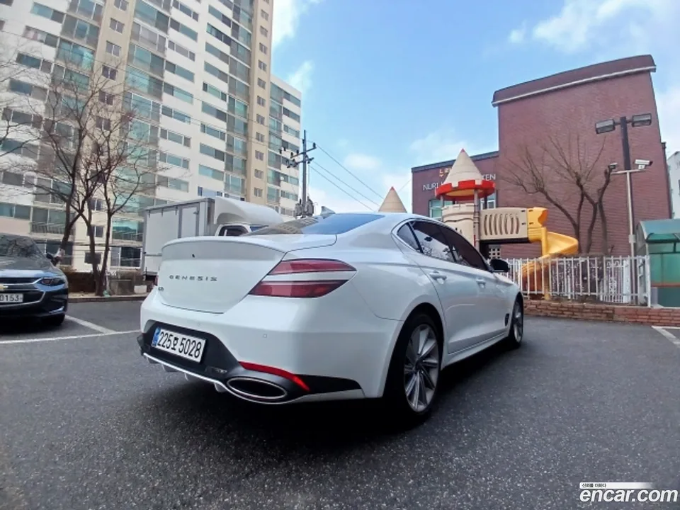 Genesis G70 2.5T 2WD 2025 — thumbnail 2