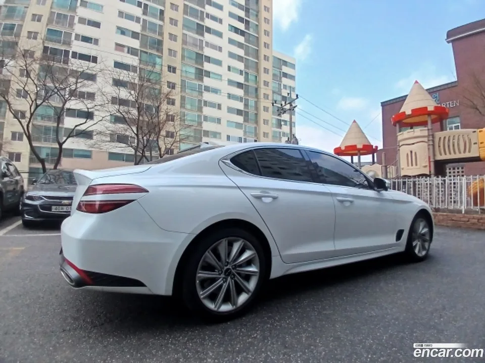 Genesis G70 2.5T 2WD 2025 — thumbnail 4