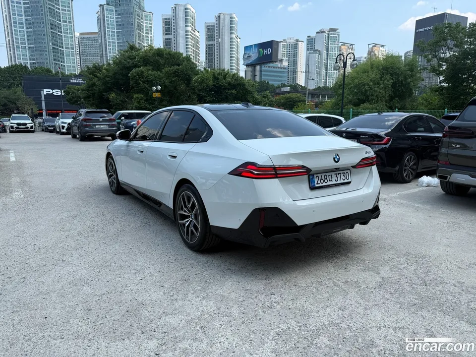 BMW 5 Series 520i M 2026 — thumbnail 4
