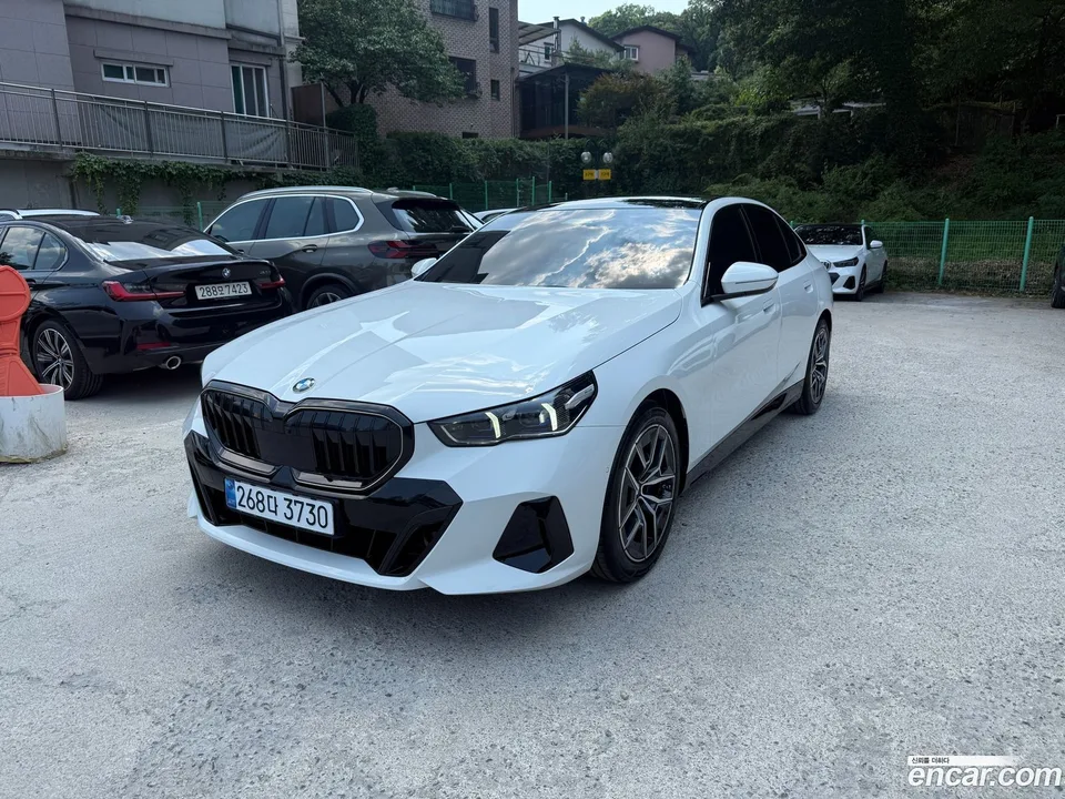 BMW 5 Series 520i M 2026 — photo 1, buy with delivery to Moscow