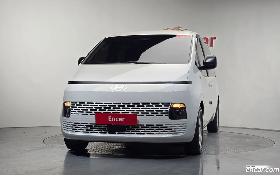 Hyundai Staria 11 2024 — thumbnail 3