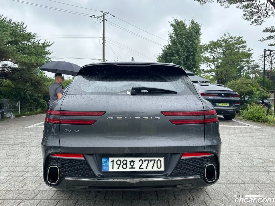 Genesis GV70 2.5T 2WD 2023 — thumbnail 4