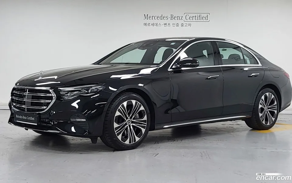 Mercedes-Benz E-Class E350e 4MATIC 2025 — photo 1, buy with delivery to Moscow