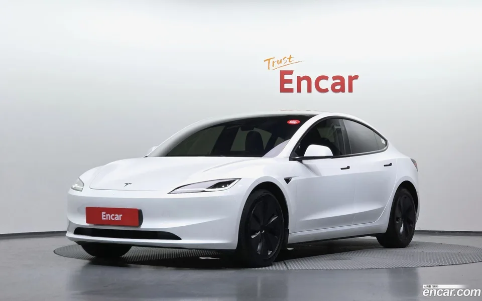 Tesla Model 3 RWD 2024 — photo 1, buy with delivery to Moscow
