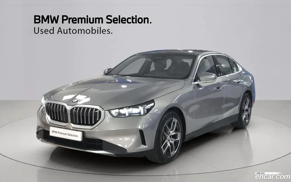 BMW 5 Series 523d 2025 — photo 1, buy with delivery to Moscow