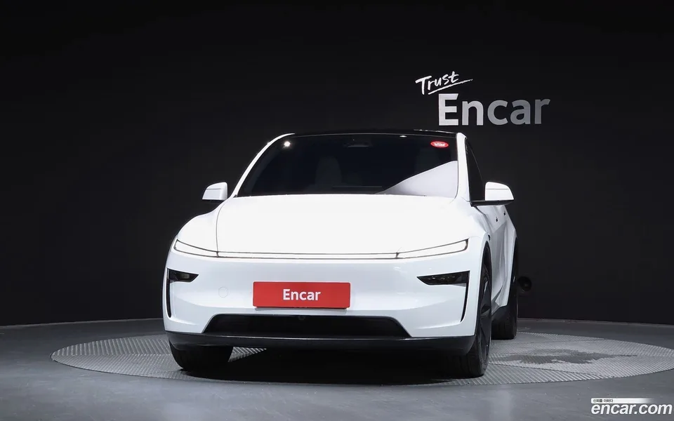Tesla Model Y RWD 2025 — thumbnail 3