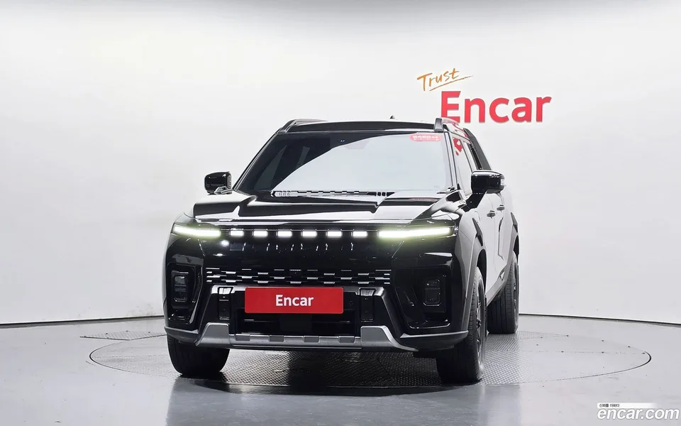 KG Mobility Musso EV 2025 — thumbnail 3