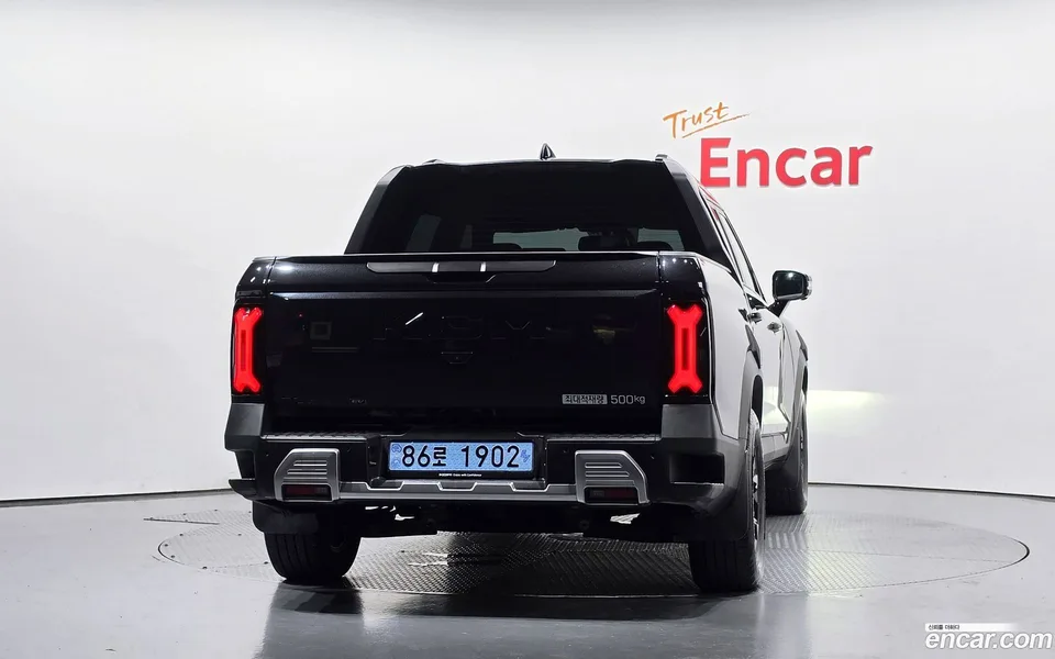 KG Mobility Musso EV 2025 — thumbnail 4