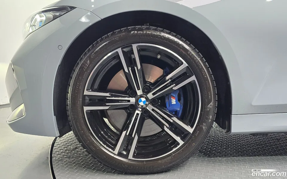 BMW 3 Series 320i M 2026 — thumbnail 2