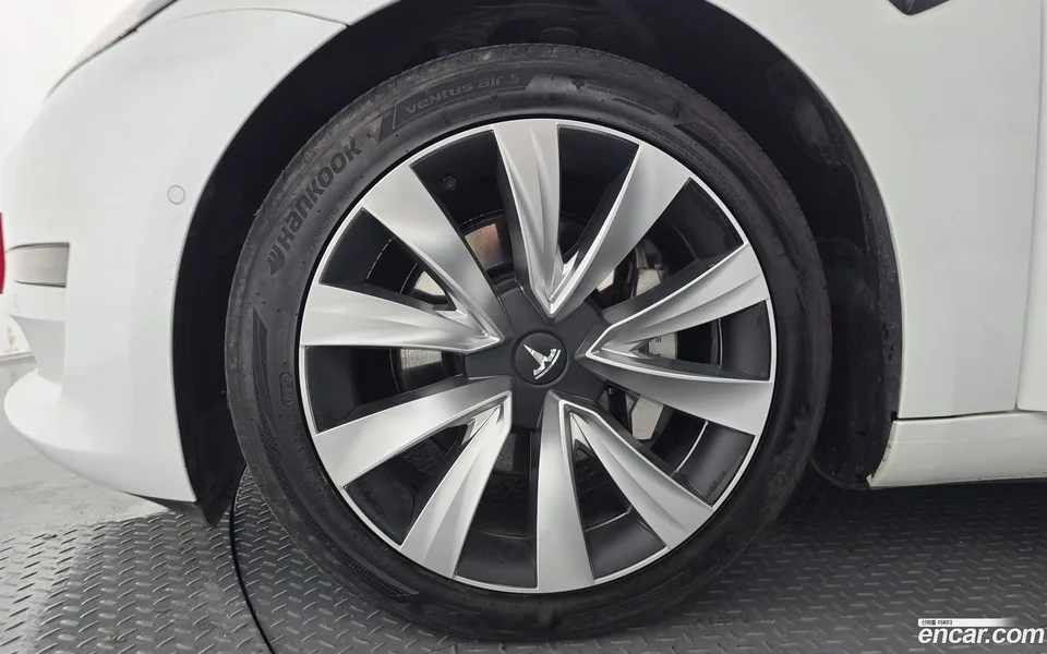 Tesla Model 3 AWD 2022 — thumbnail 2