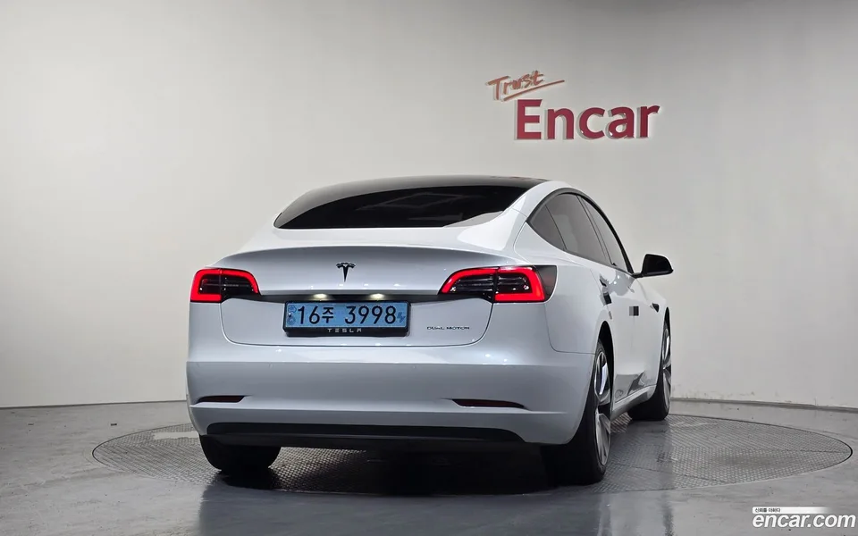Tesla Model 3 AWD 2022 — thumbnail 4