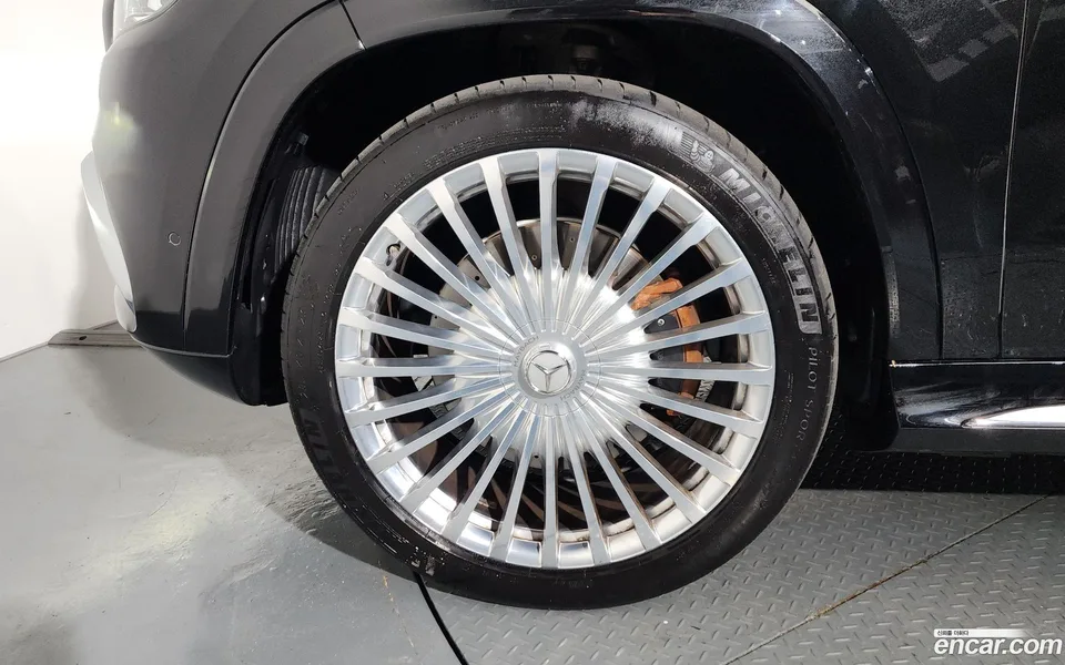 Mercedes-Benz GLS-Class GLS600 4MATIC 2023 — thumbnail 5
