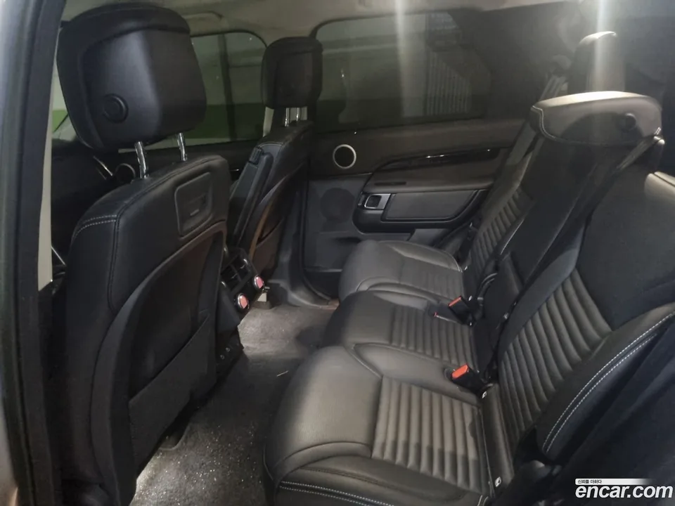 Land Rover Discovery 2.0 P300 SE 2023 — thumbnail 4