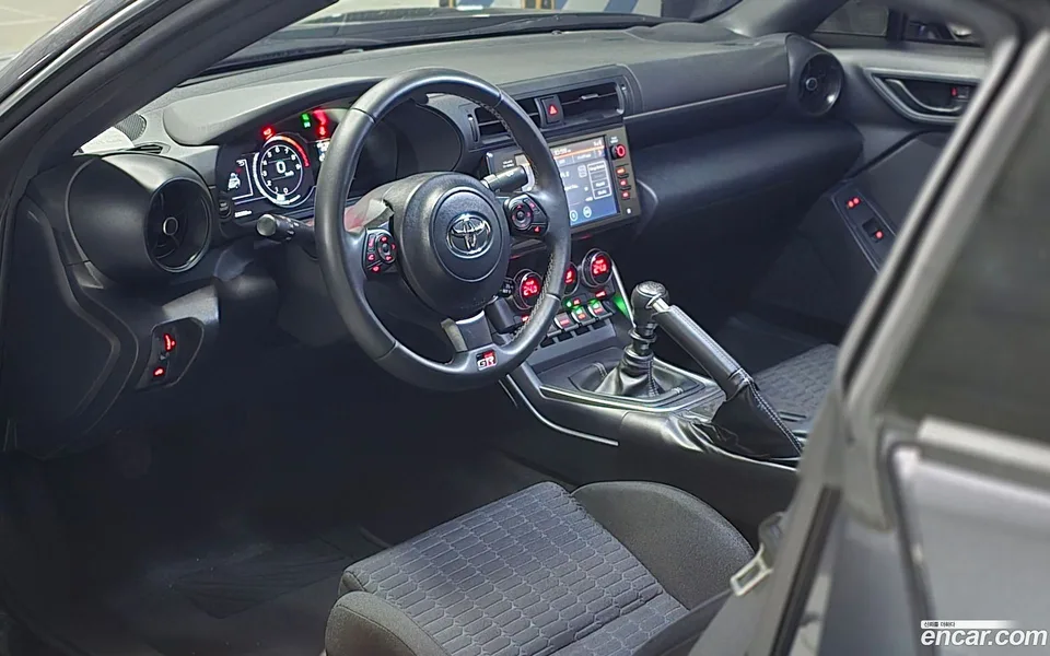 Toyota GR86 2.4 2024 — thumbnail 2