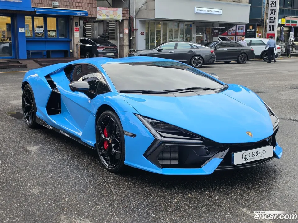 Lamborghini Revuelto 6.5 V12 2025 — photo 1, buy with delivery to Moscow