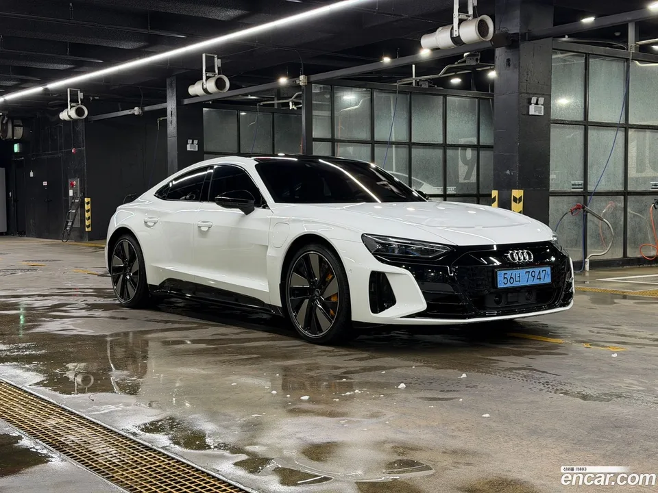 Audi e-tron GT GT 2024 — photo 1, buy with delivery to Moscow