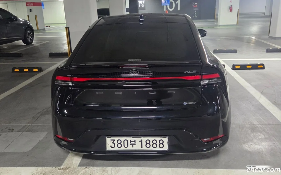 Toyota Prius 2.0 XLE 2024 — миниатюра 4