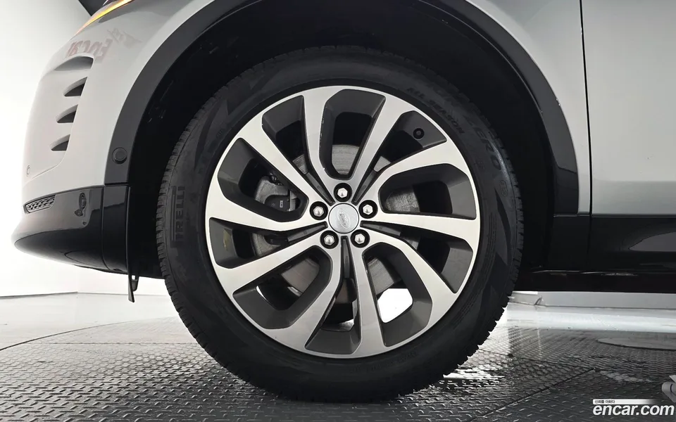 Land Rover Discovery Sport P250 SE 2024 — thumbnail 5