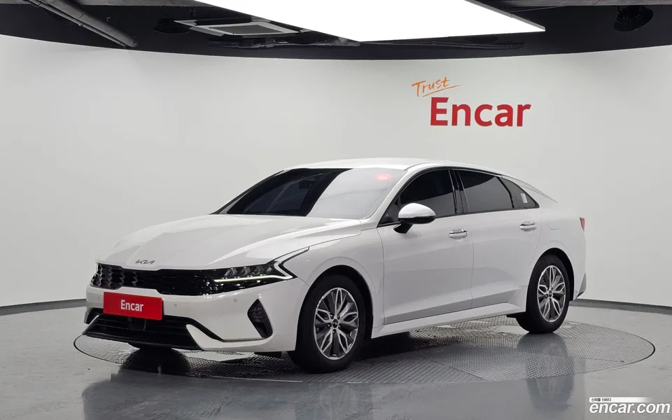 Kia K5 Hybrid 2023 — photo 1, buy with delivery to Moscow