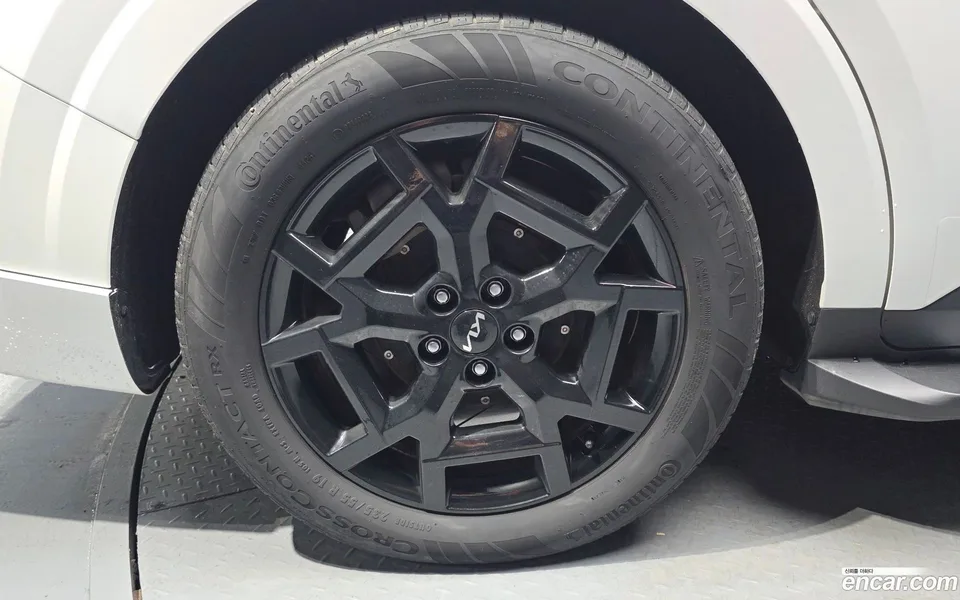 Kia Carnival HEV 9 () 2025 — thumbnail 2
