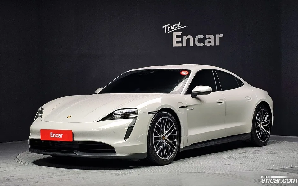 Porsche Taycan 2023 — photo 1, buy with delivery to Moscow